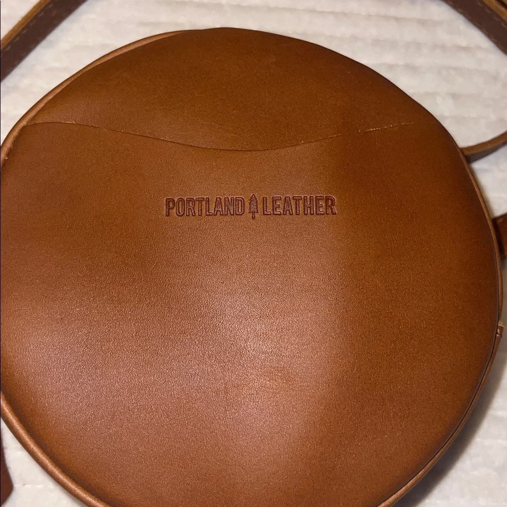 Portland Leather Circle Bag Leather - Picture 2 of 7